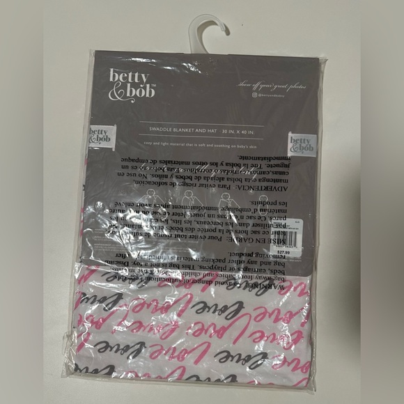 NEW Betty & Bob 2pc Hat and Swaddle Blanket 30in. X 40in Set Pink Love - Picture 4 of 7